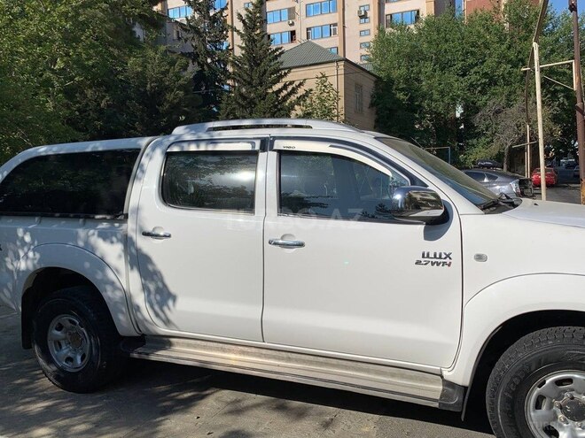 Toyota Hilux 2008, 155,000 km - 2.7 l - Bakı