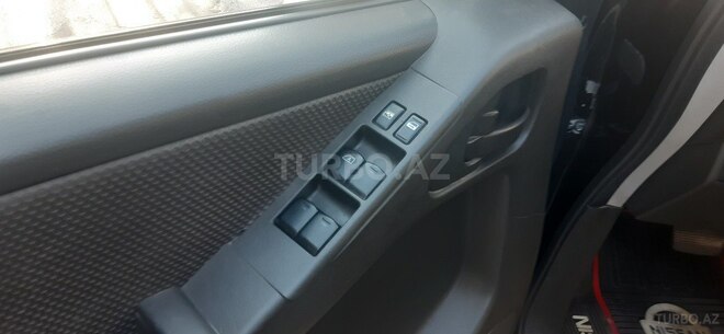 Nissan Navara 2011, 298,000 km - 2.5 л - Bakı