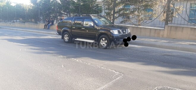 Nissan Navara 2011, 298,000 km - 2.5 л - Bakı