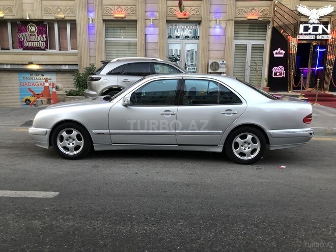 Mercedes E 240 2001, 320,000 km - 2.4 l - Bakı