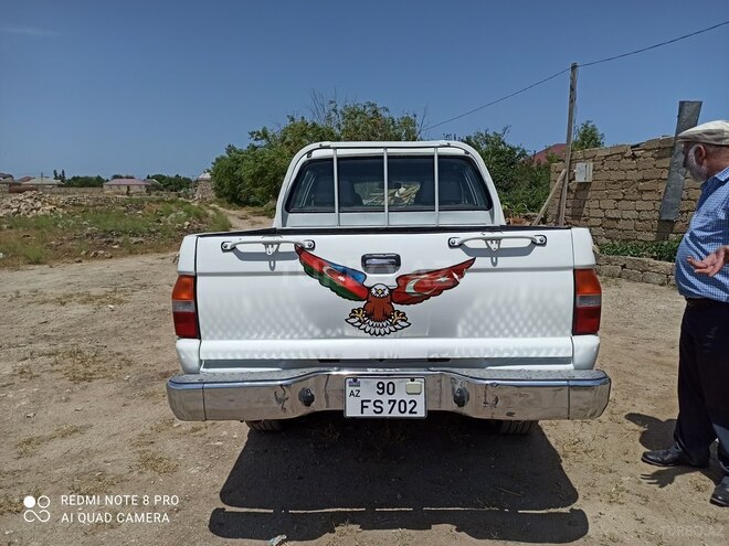 Mitsubishi L200 2005, 350,000 km - 2.5 l - Bakı