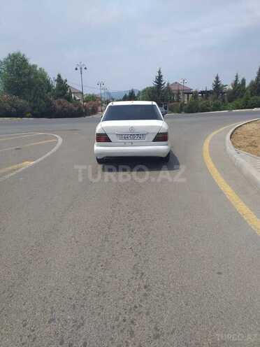 Mercedes E 250 1994, 350,000 km - 2.5 l - Göytəpə