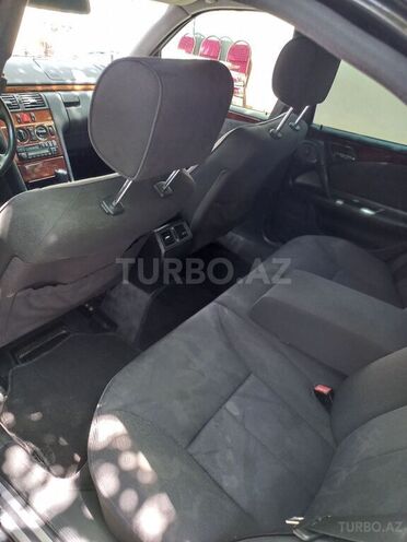 Mercedes E 240 1999, 293,000 km - 2.4 l - Bakı