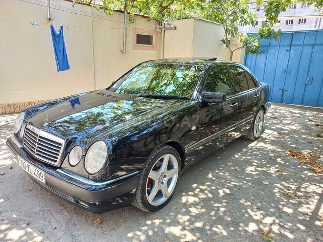 Mercedes E 240 1999, 293,000 km - 2.4 l - Bakı