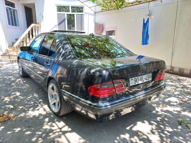 Mercedes E 240 1999, 293,000 km - 2.4 l - Bakı