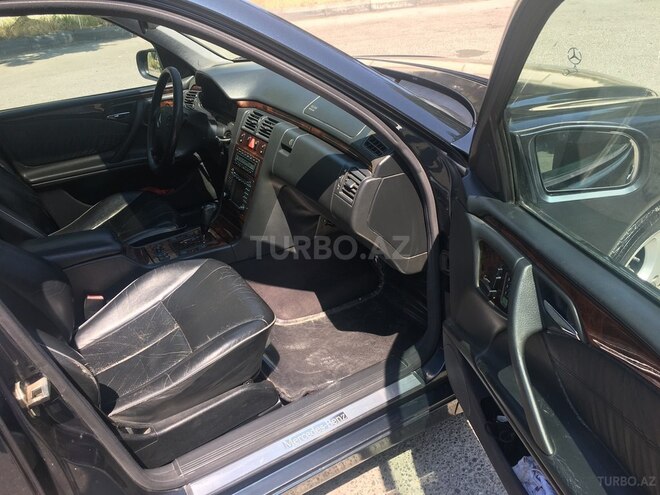 Mercedes E 270 2001, 241,041 km - 2.7 л - Sumqayıt