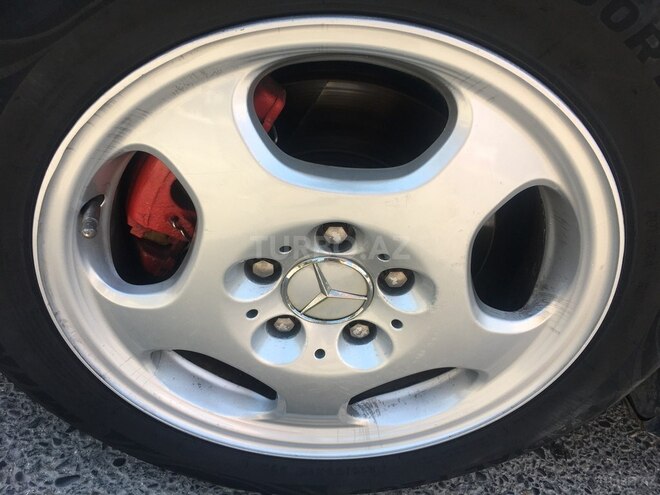 Mercedes E 270 2001, 241,041 km - 2.7 л - Sumqayıt
