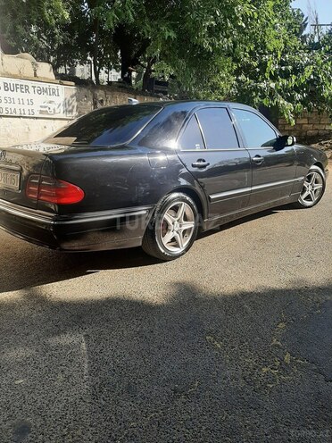 Mercedes E 220 2000, 501,000 km - 2.2 л - Bakı
