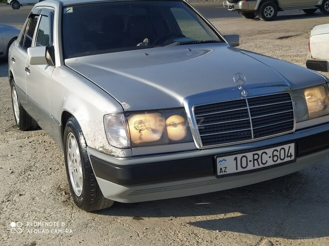 Mercedes E 230 1990, 226,559 km - 2.3 л - Sumqayıt