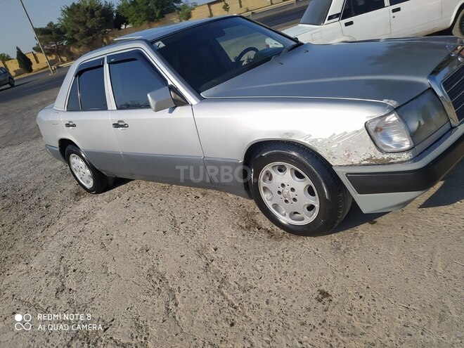 Mercedes E 230 1990, 226,559 km - 2.3 л - Sumqayıt