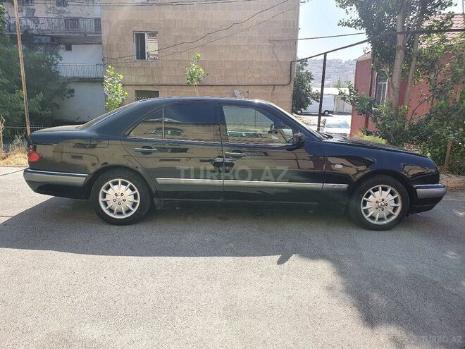 Mercedes E 200 1998, 328,750 km - 2.0 l - Bakı