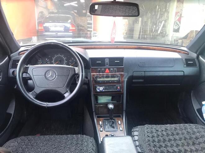 Mercedes C 240 2000, 220,000 km - 2.4 l - Bakı