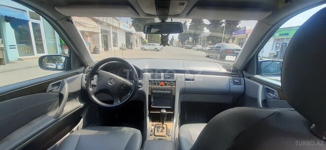 Mercedes E 270 2001, 502,212 km - 2.7 l - Astara