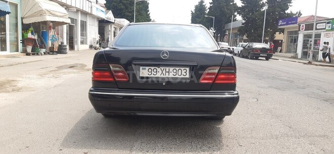 Mercedes E 270 2001, 502,212 km - 2.7 l - Astara