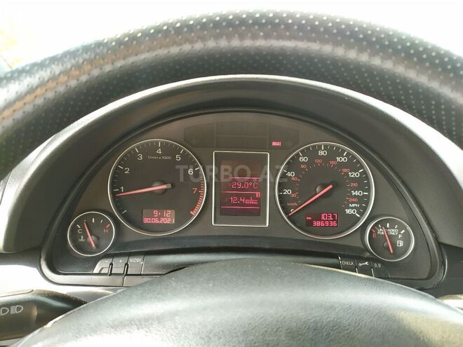 Audi A4 2003, 386,000 km - 1.8 л - Bakı