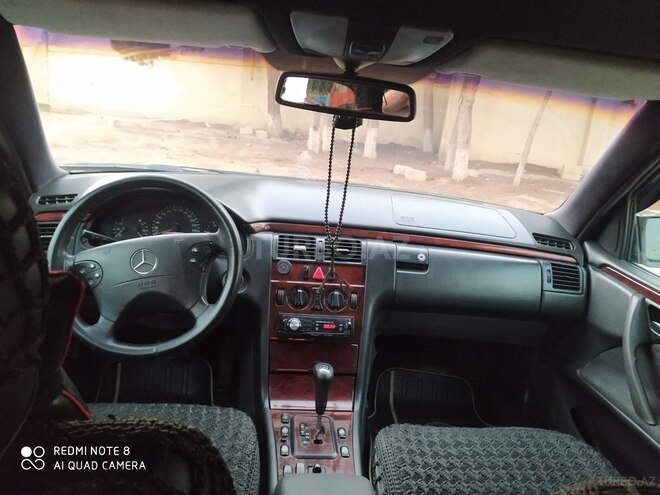 Mercedes E 220 2000, 34,889 km - 2.2 l - Sumqayıt