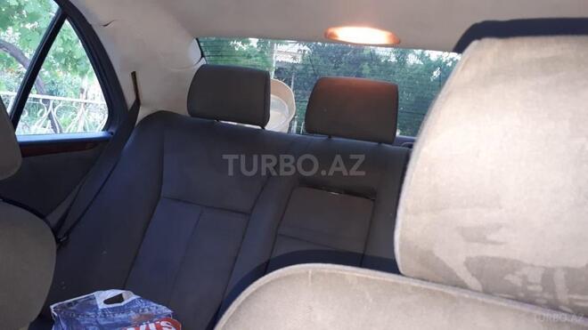 Mercedes E 220 1998, 232,803 km - 2.2 л - Salyan