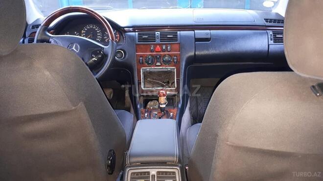 Mercedes E 220 1998, 232,803 km - 2.2 л - Salyan