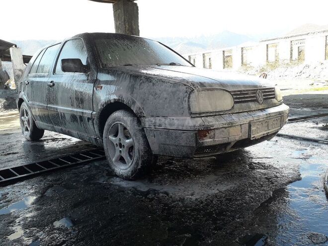 Volkswagen Golf 1993, 210,000 km - 1.8 l - Zaqatala