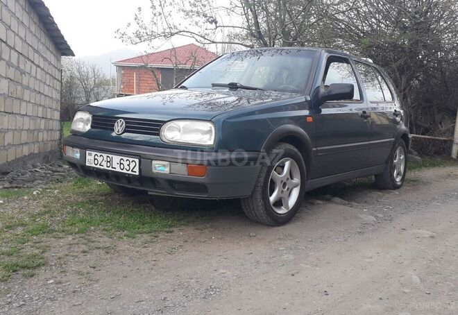 Volkswagen Golf 1993, 210,000 km - 1.8 l - Zaqatala