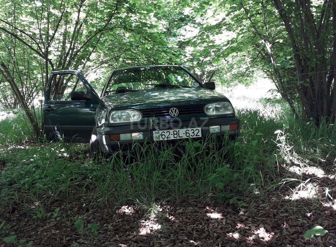 Volkswagen Golf 1993, 210,000 km - 1.8 l - Zaqatala