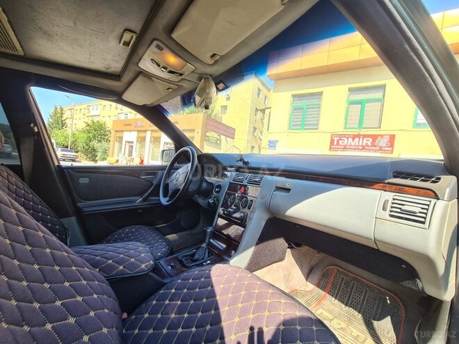 Mercedes E 220 1997, 275,000 km - 2.2 l - Sumqayıt