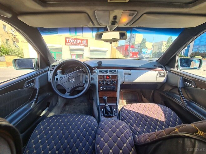 Mercedes E 220 1997, 275,000 km - 2.2 l - Sumqayıt