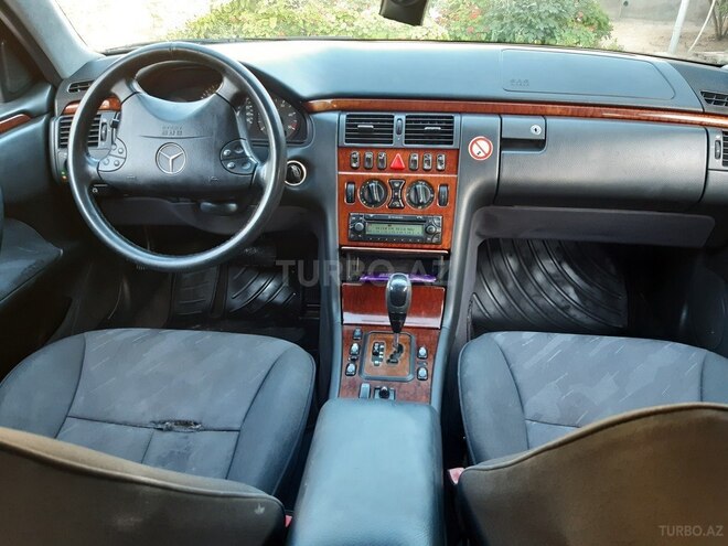 Mercedes E 220 2001, 348,258 km - 2.2 л - Bakı
