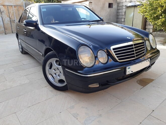 Mercedes E 220 2001, 348,258 km - 2.2 л - Bakı