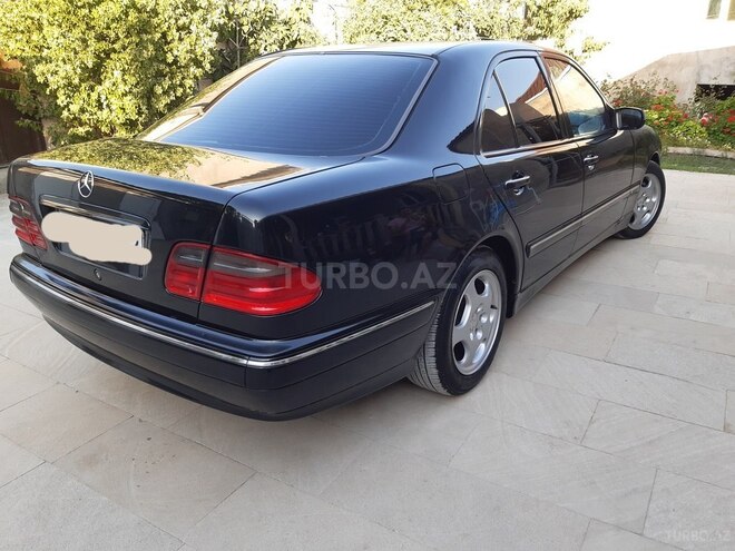 Mercedes E 220 2001, 348,258 km - 2.2 л - Bakı