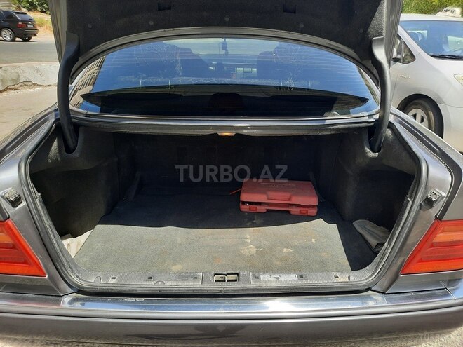 Mercedes E 230 1995, 290,000 km - 2.3 l - Bakı