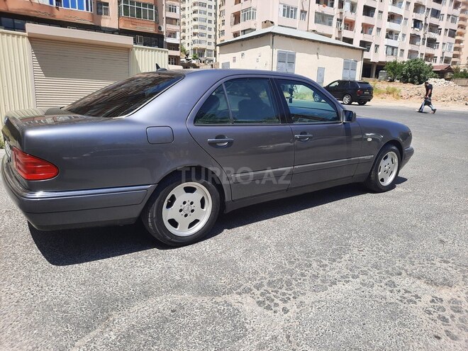 Mercedes E 230 1995, 290,000 km - 2.3 l - Bakı