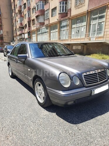 Mercedes E 230 1995, 290,000 km - 2.3 l - Bakı