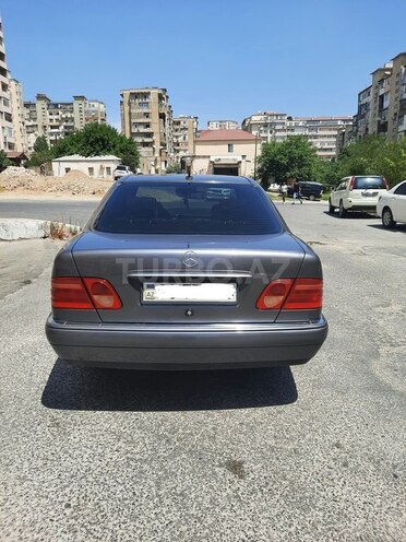 Mercedes E 230 1995, 290,000 km - 2.3 l - Bakı
