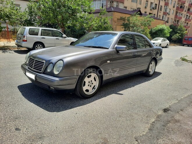 Mercedes E 230 1995, 290,000 km - 2.3 l - Bakı