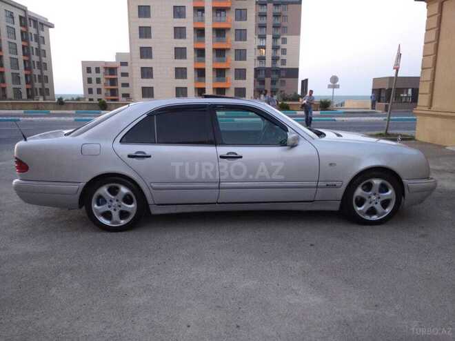 Mercedes E 320 1999, 295,000 km - 3.2 l - Bakı