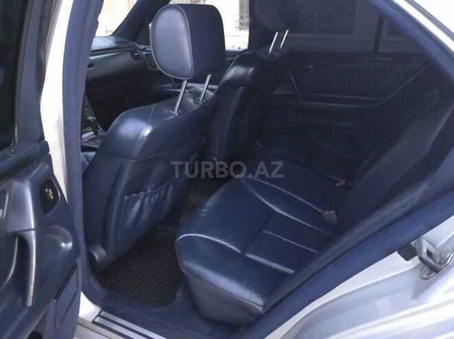 Mercedes E 320 1999, 295,000 km - 3.2 l - Bakı