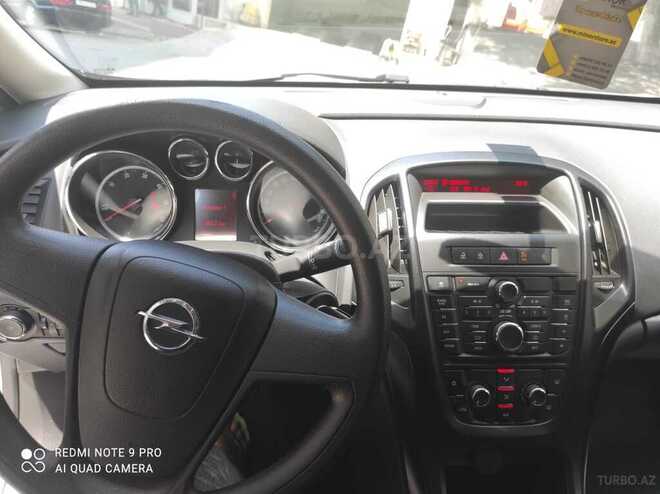 Opel Astra 2011, 110,000 km - 1.3 л - Bakı