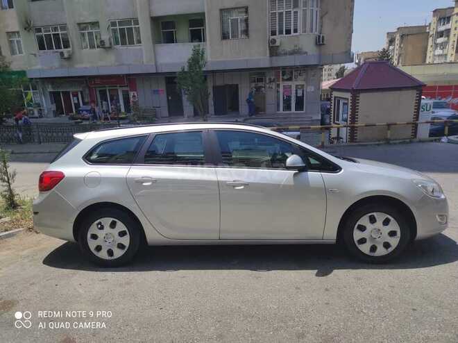 Opel Astra 2011, 110,000 km - 1.3 л - Bakı
