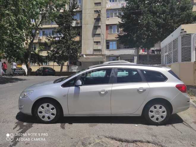 Opel Astra 2011, 110,000 km - 1.3 л - Bakı
