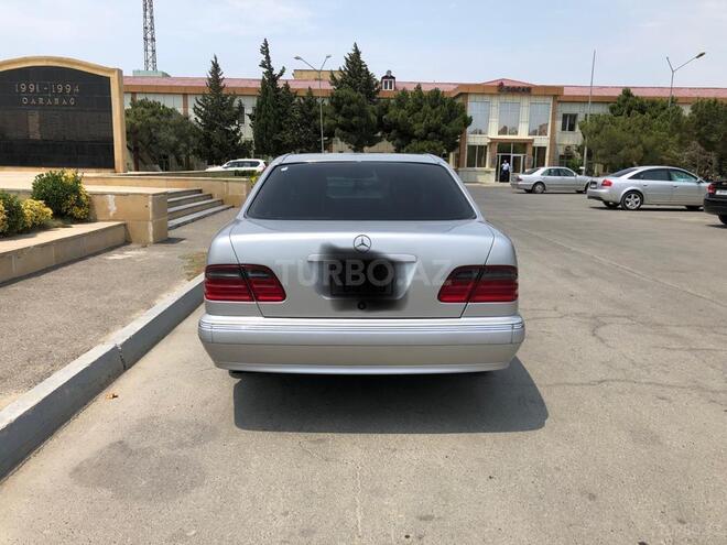 Mercedes E 240 2001, 290,000 km - 2.6 л - Bakı