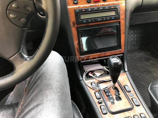 Mercedes E 240 2001, 290,000 km - 2.6 л - Bakı