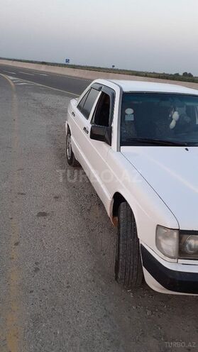 Mercedes 190 1990, 450,000 km - 2.0 l - Salyan