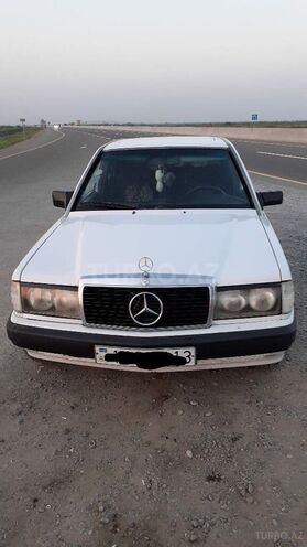 Mercedes 190 1990, 450,000 km - 2.0 l - Salyan
