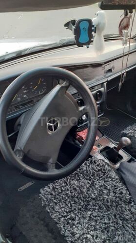 Mercedes 190 1990, 450,000 km - 2.0 l - Salyan