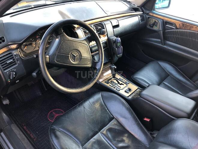 Mercedes E 240 1999, 290,000 km - 2.4 л - Bakı