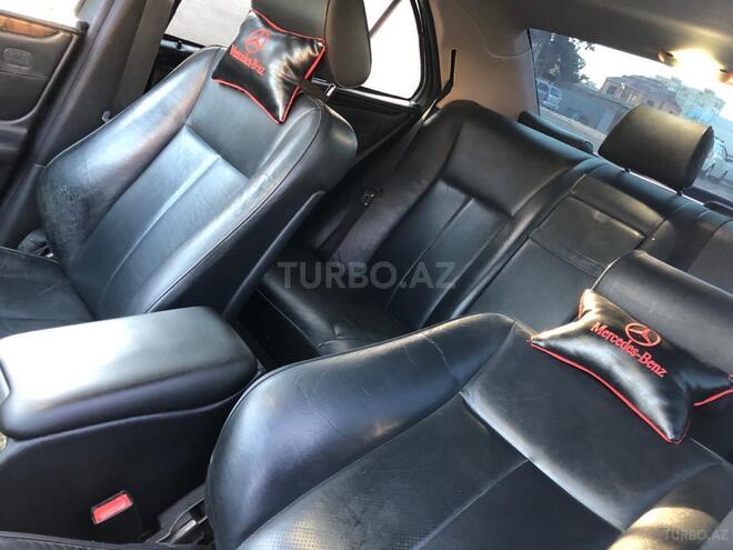 Mercedes E 240 1999, 290,000 km - 2.4 л - Bakı