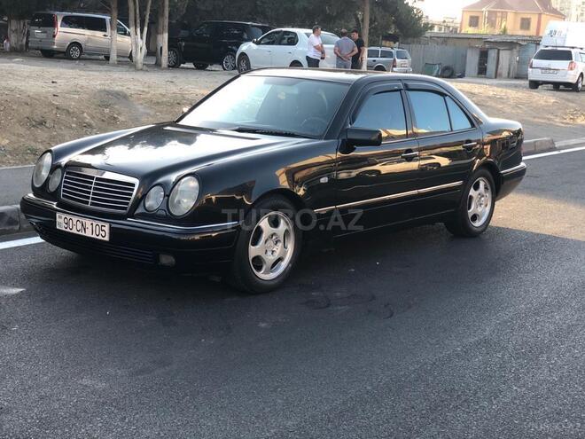 Mercedes E 240 1999, 290,000 km - 2.4 л - Bakı