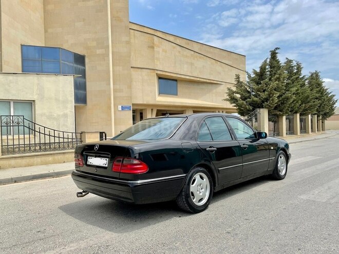 Mercedes E 280 1999, 304,100 km - 2.8 l - Bakı