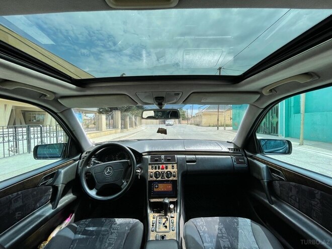 Mercedes E 280 1999, 304,100 km - 2.8 l - Bakı
